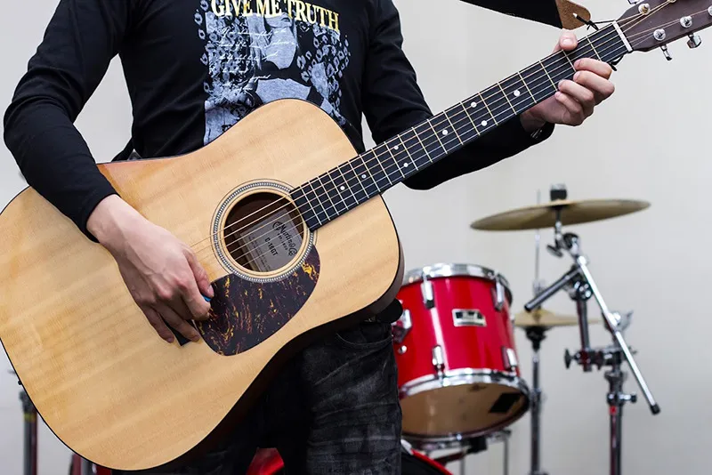 【大阪市】ギター教室 大人の趣味 子供の習い事に🎵格安楽器レンタル可能✨無料体験レッスン🎵入会金0円キャンペーン継続中🎵